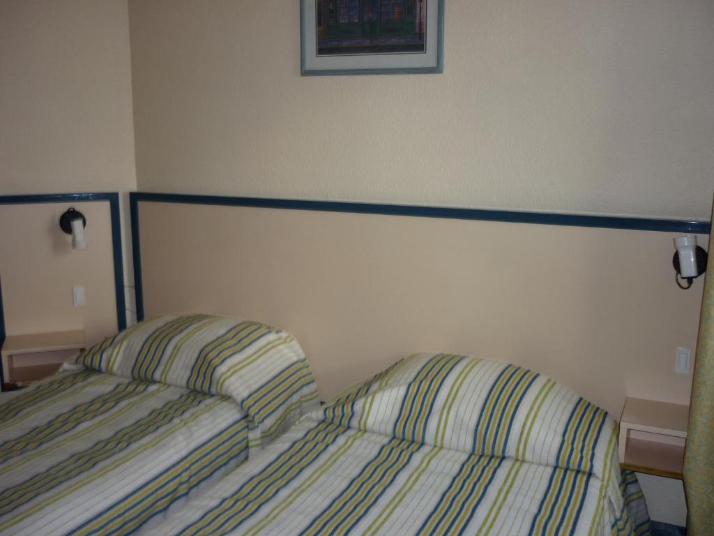 Hotel Entre 2 Mers Proche Bordeaux Carbon-Blanc Δωμάτιο φωτογραφία