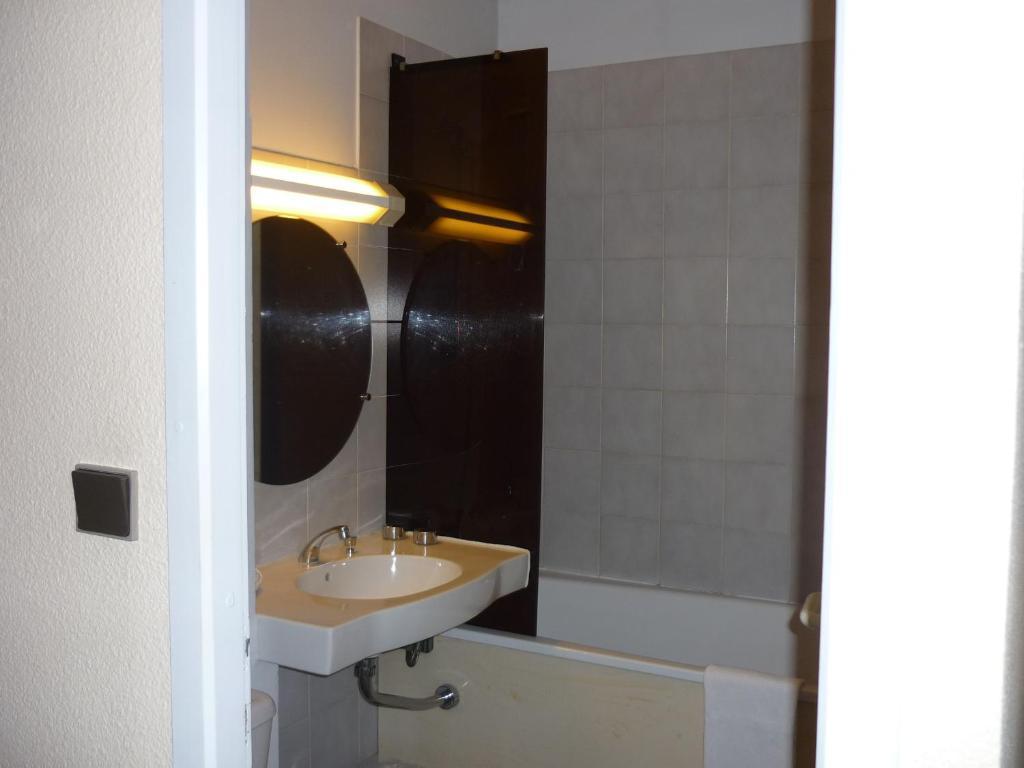 Hotel Entre 2 Mers Proche Bordeaux Carbon-Blanc Δωμάτιο φωτογραφία