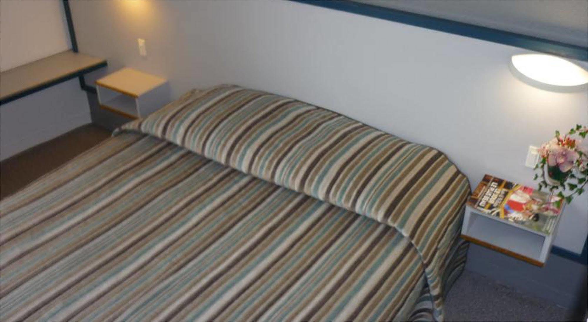 Hotel Entre 2 Mers Proche Bordeaux Carbon-Blanc Εξωτερικό φωτογραφία