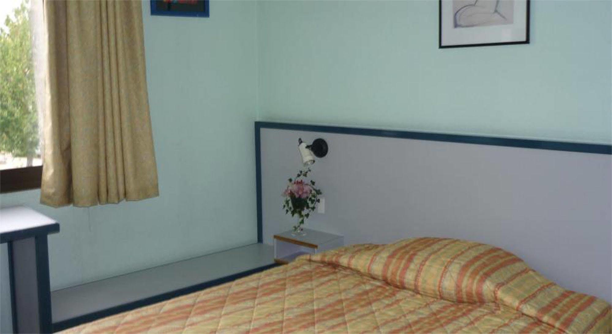 Hotel Entre 2 Mers Proche Bordeaux Carbon-Blanc Εξωτερικό φωτογραφία
